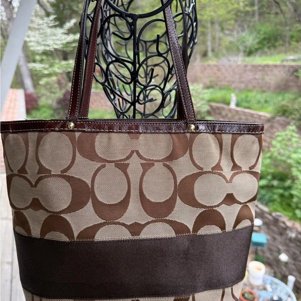 Coach Signature Gallery‎ Tote Brown Tan Jacquard Leather Stripe Bag L0667-10124